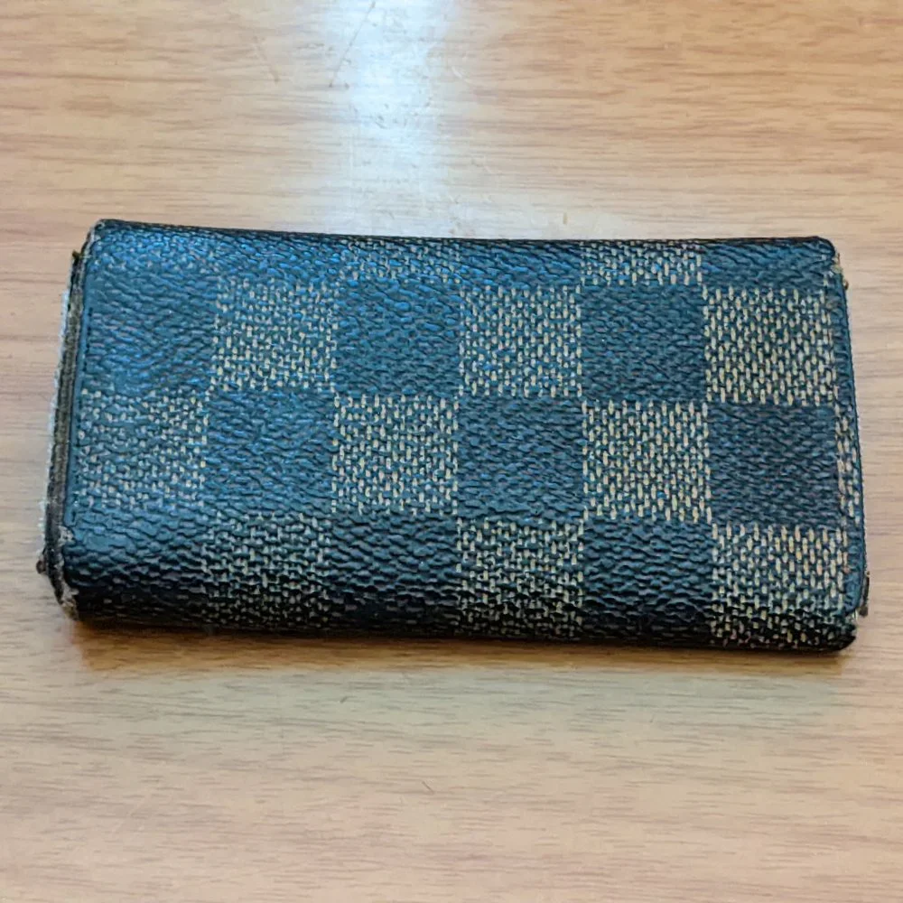 Louis Vuitton Damier Key Holder/Wallet #1570***